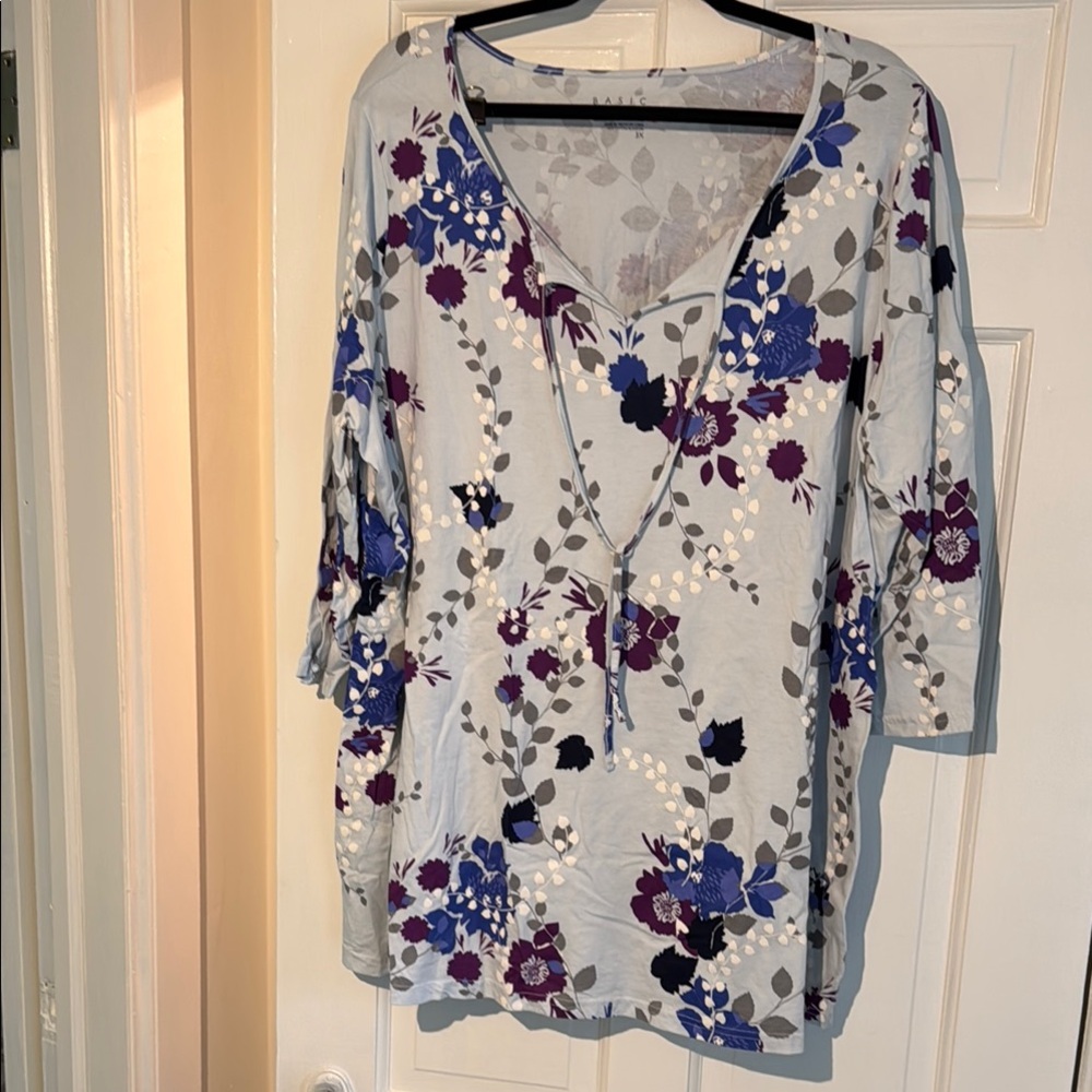 3X Floral V-Neck Women's Top